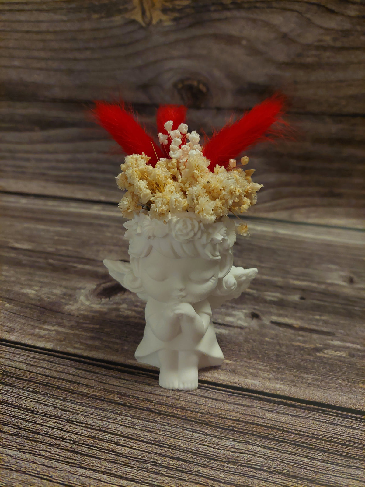 Schutzengel mit Trockenblumen
