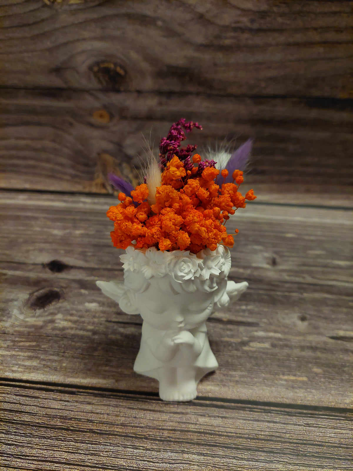 Schutzengel mit Trockenblumen